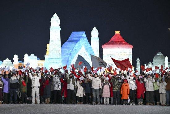 中国冰雪热传遍大江南北